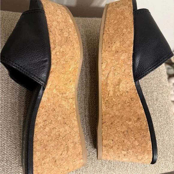 DKNY Black Women's Slide Sandals - Picture 6 of 9